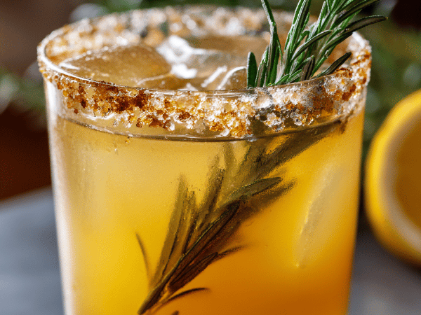 Ahorn-Rosmarin Cocktail