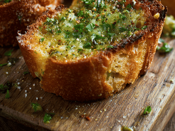 Alpiger Kräuterbuttertoast