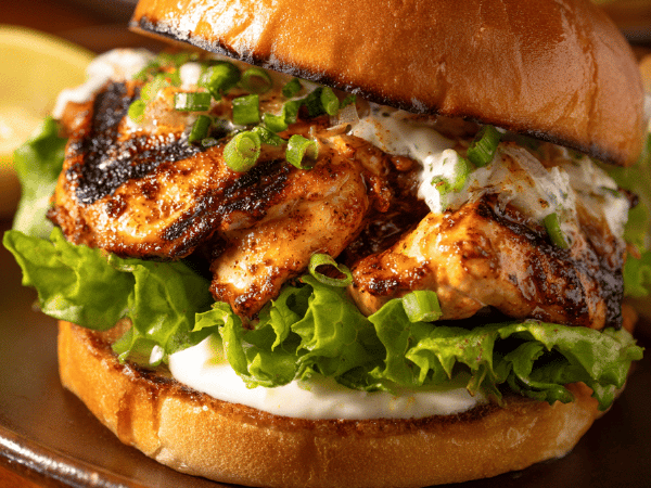 Gegrilltes Hähnchen Sandwich