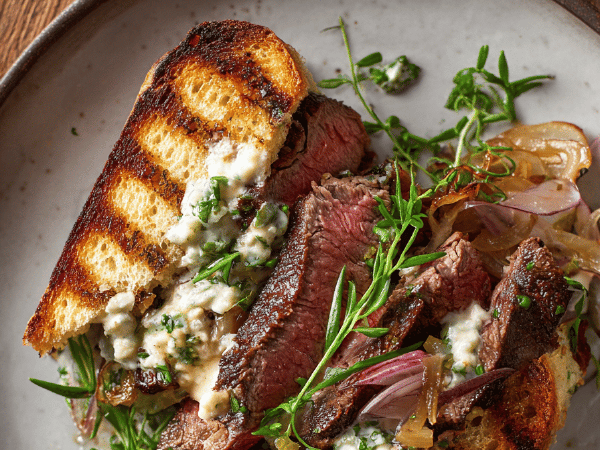 Gegrilltes Rindfleisch Sandwich mit Fenchel