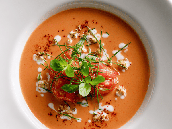 Geröstete Tomatensuppe mit gebratenem Fenchel