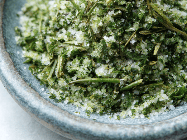 Kräutersalz mit Bärlauch und Zitronenthymian