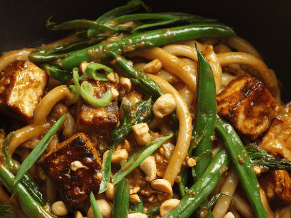 Udon mit Tofu und grünen Bohnen